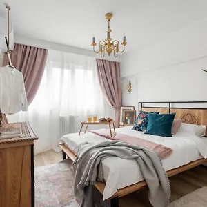 Eclectic 3 Bedroom Calea Victoriei Apartament Bucureşti