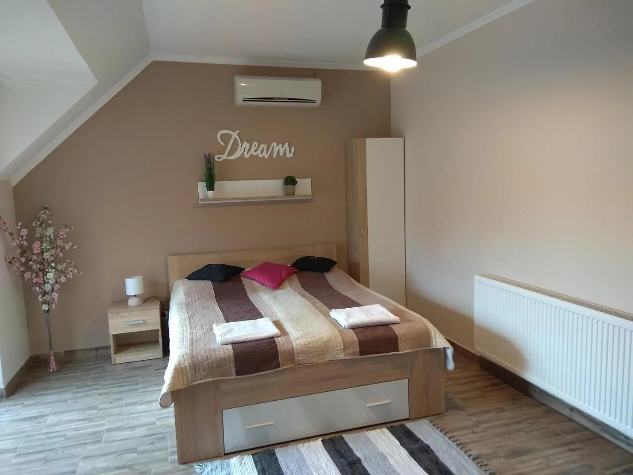 Alom Apartman Hajdúszoboszló Apartament